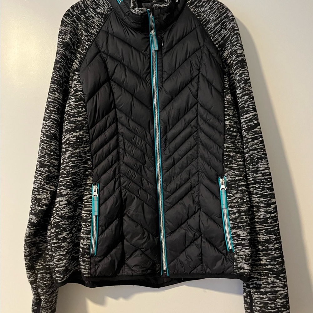 Xersion Women's Black and Gray Medium Weight Ski Jacket with Teal Zippers